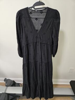 Zara Black Embroidered V-Neck Midi Dress